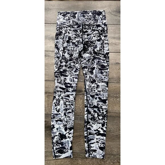 Lululemon Fast Free 7/8 Tight Leggings Black Gray Size 4 - Picture 2 of 4